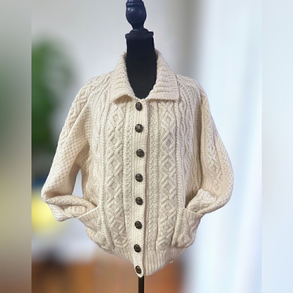VINTAGE Hand-Knitted New Wool Chunky Boyfriend Fisherman Aran Cardigan Sweater 4 - Picture 2 of 16